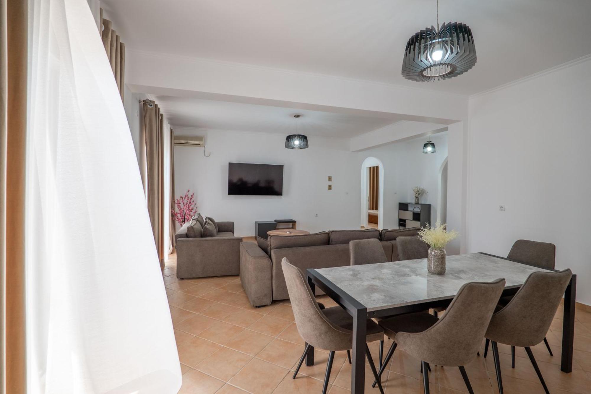 Hoteleks Inn & Suites Sarandë 外观 照片