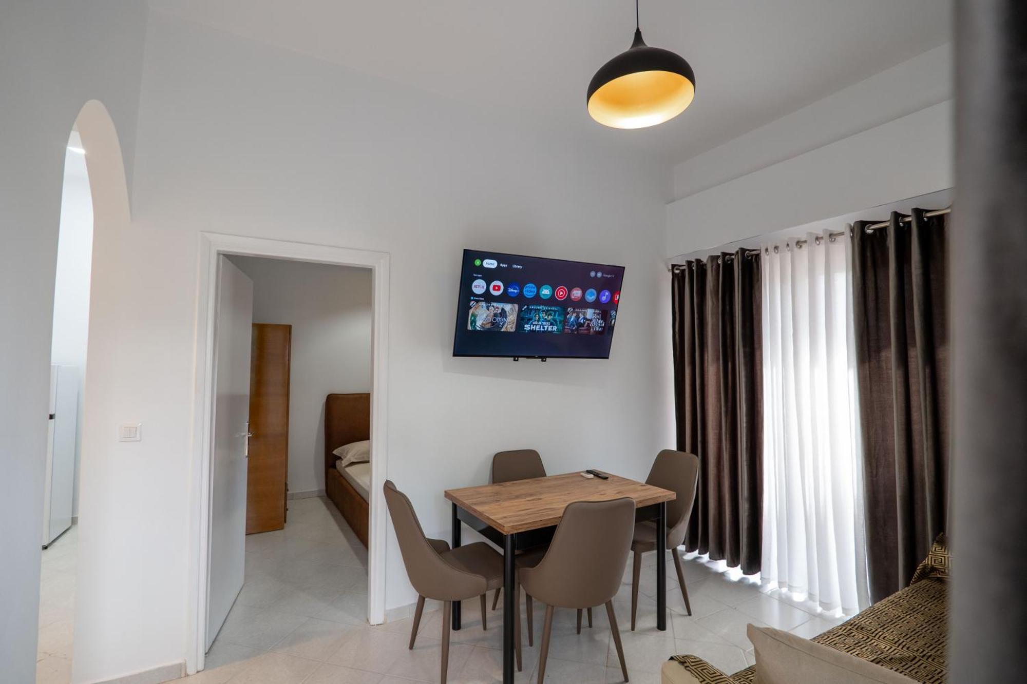 Hoteleks Inn & Suites Sarandë 外观 照片