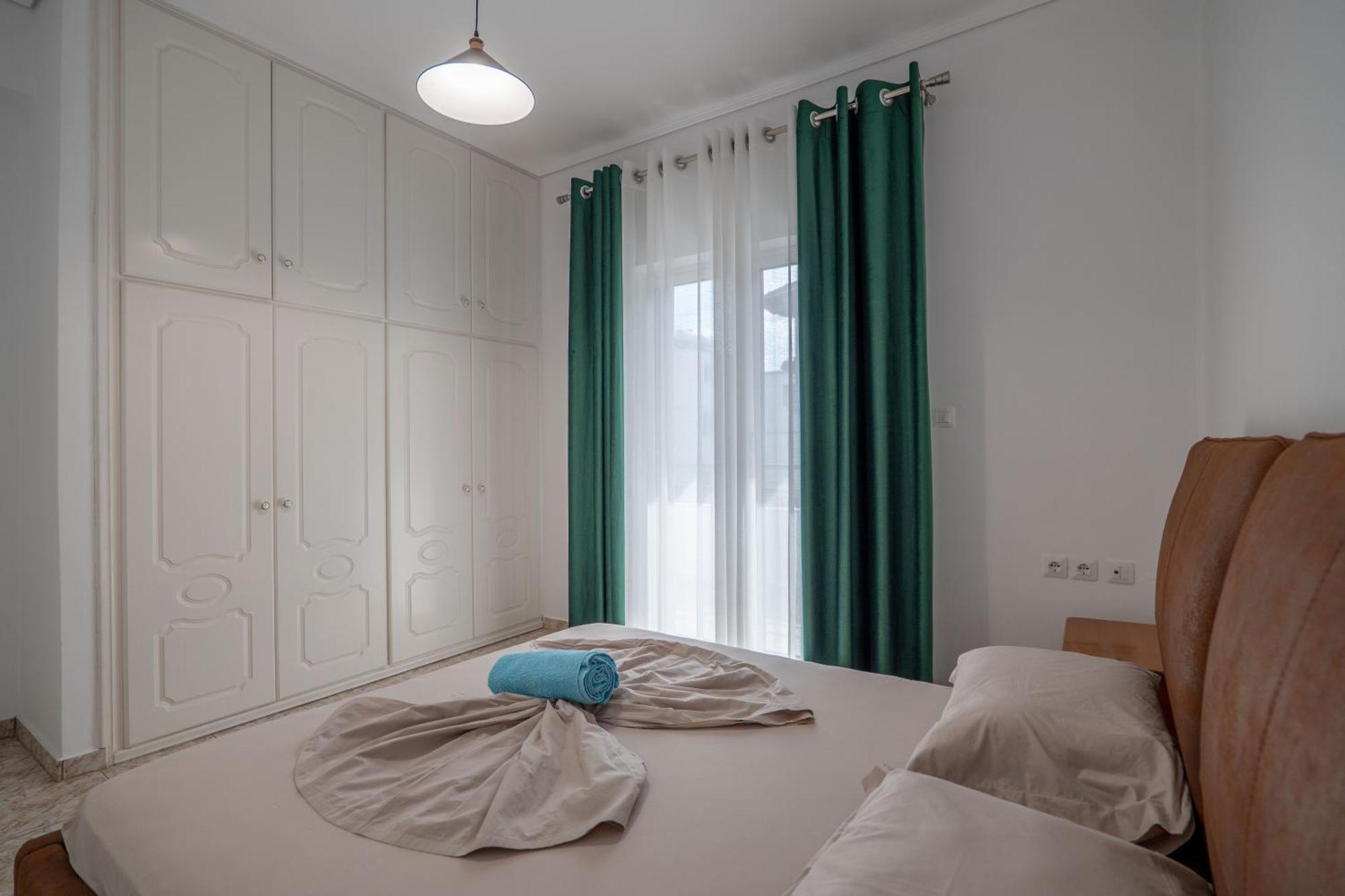 Hoteleks Inn & Suites Sarandë 外观 照片