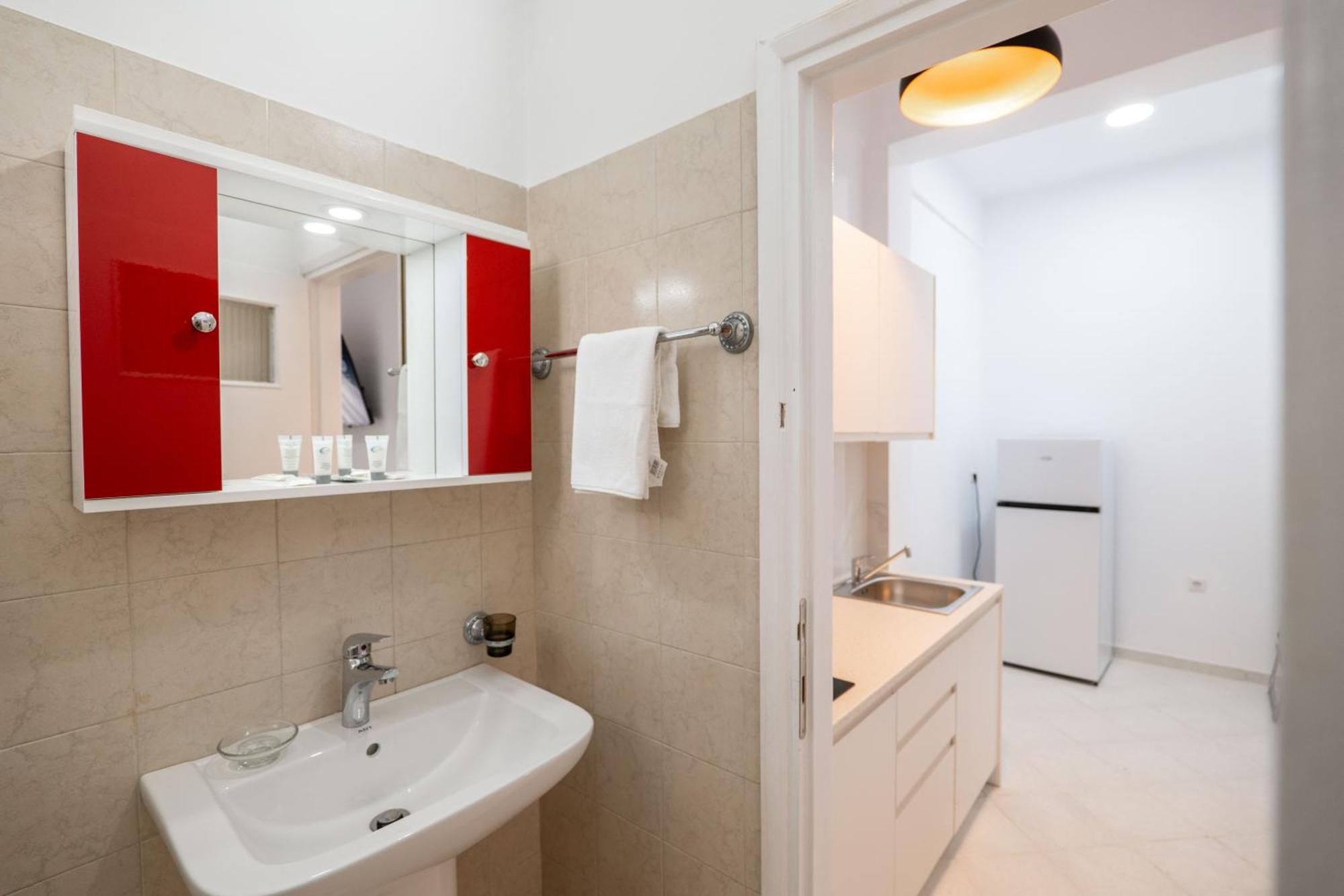 Hoteleks Inn & Suites Sarandë 外观 照片