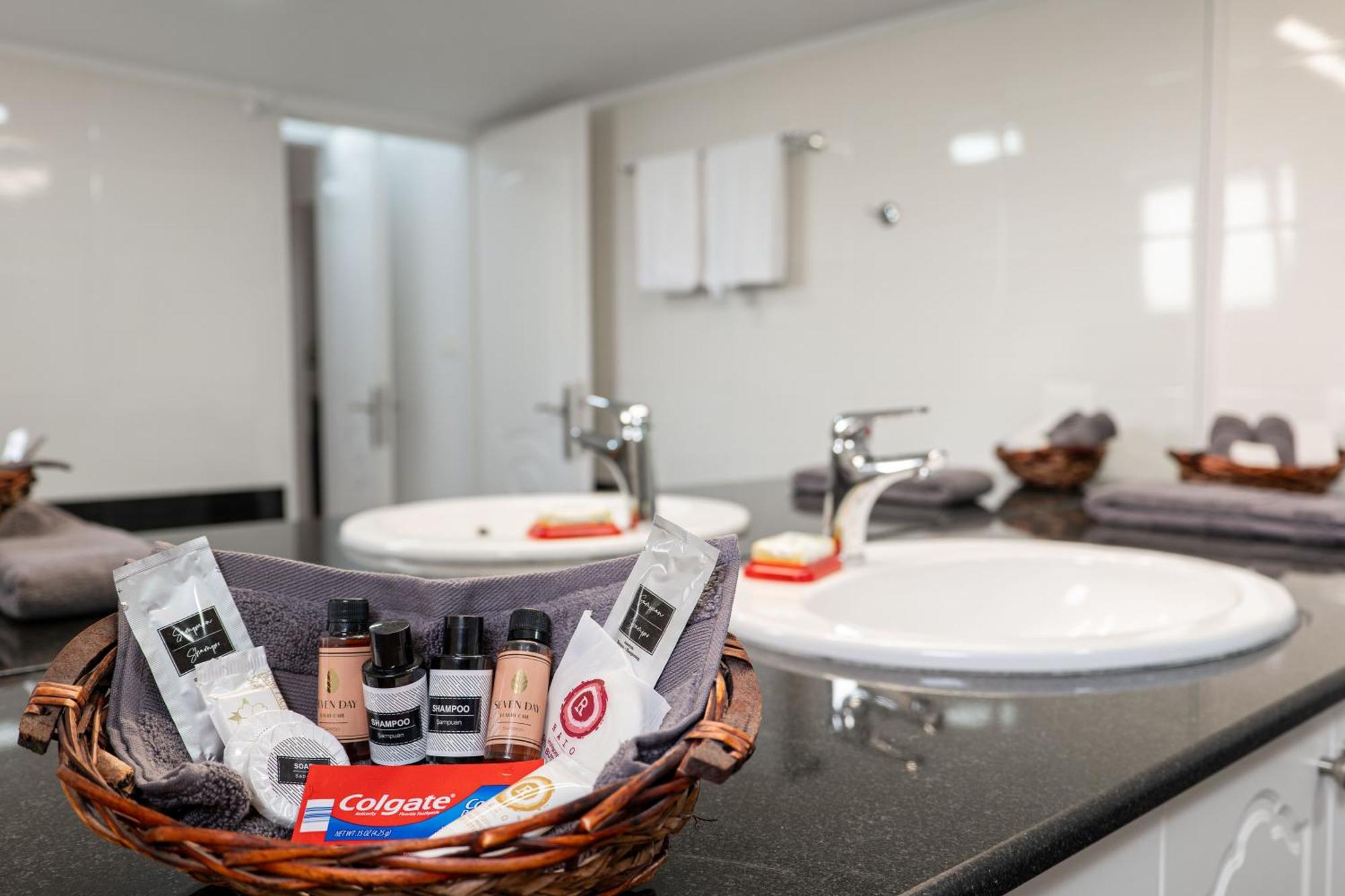 Hoteleks Inn & Suites Sarandë 外观 照片