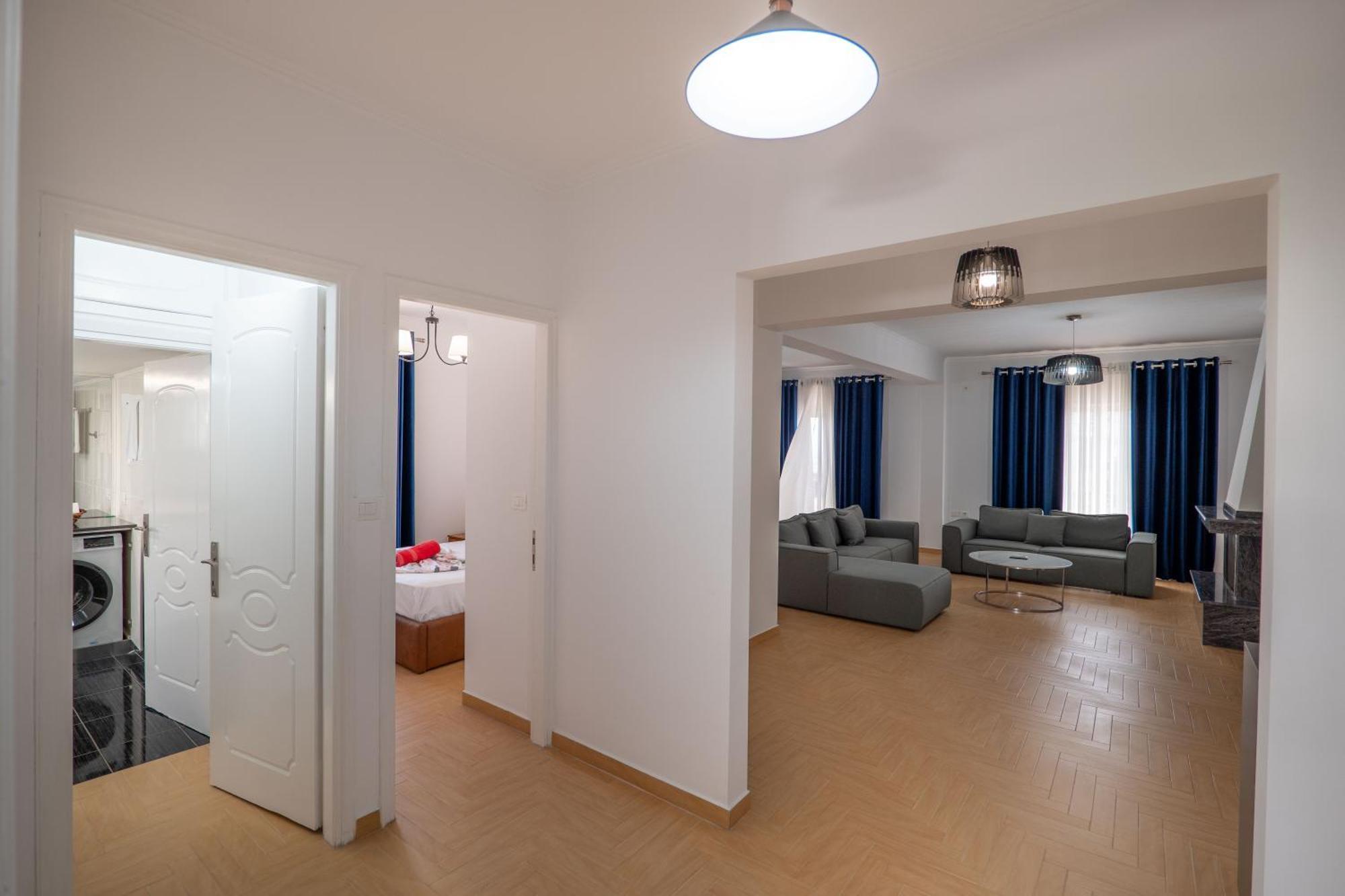Hoteleks Inn & Suites Sarandë 外观 照片