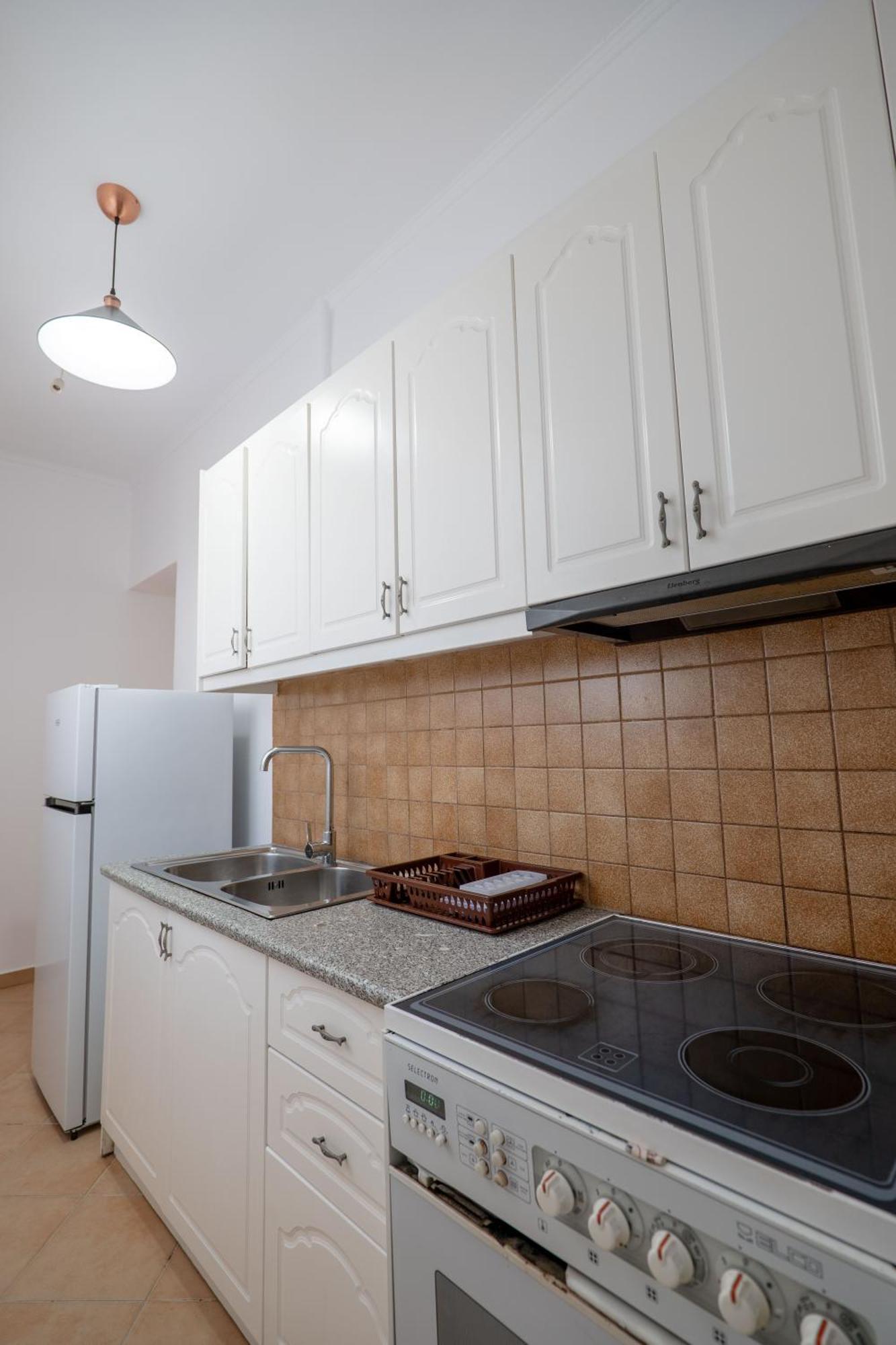 Hoteleks Inn & Suites Sarandë 外观 照片