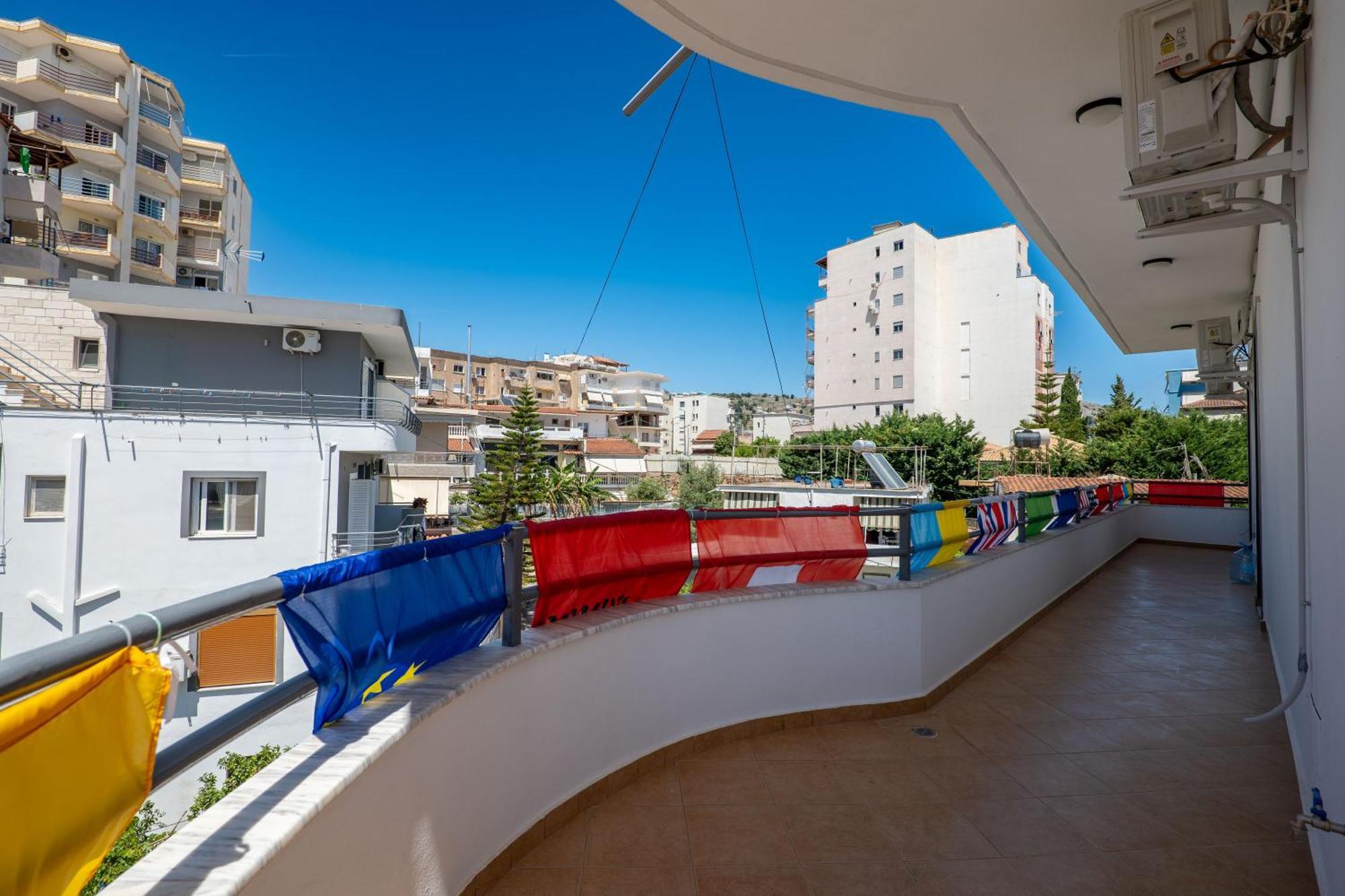 Hoteleks Inn & Suites Sarandë 外观 照片